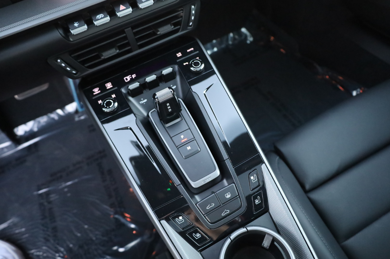 Porsche 911 Carrera Coupe 2025