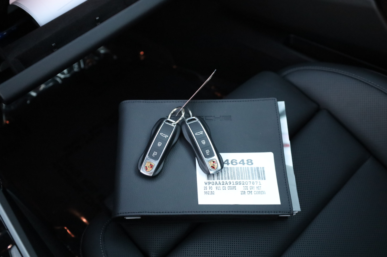 Porsche 911 Carrera Coupe 2025