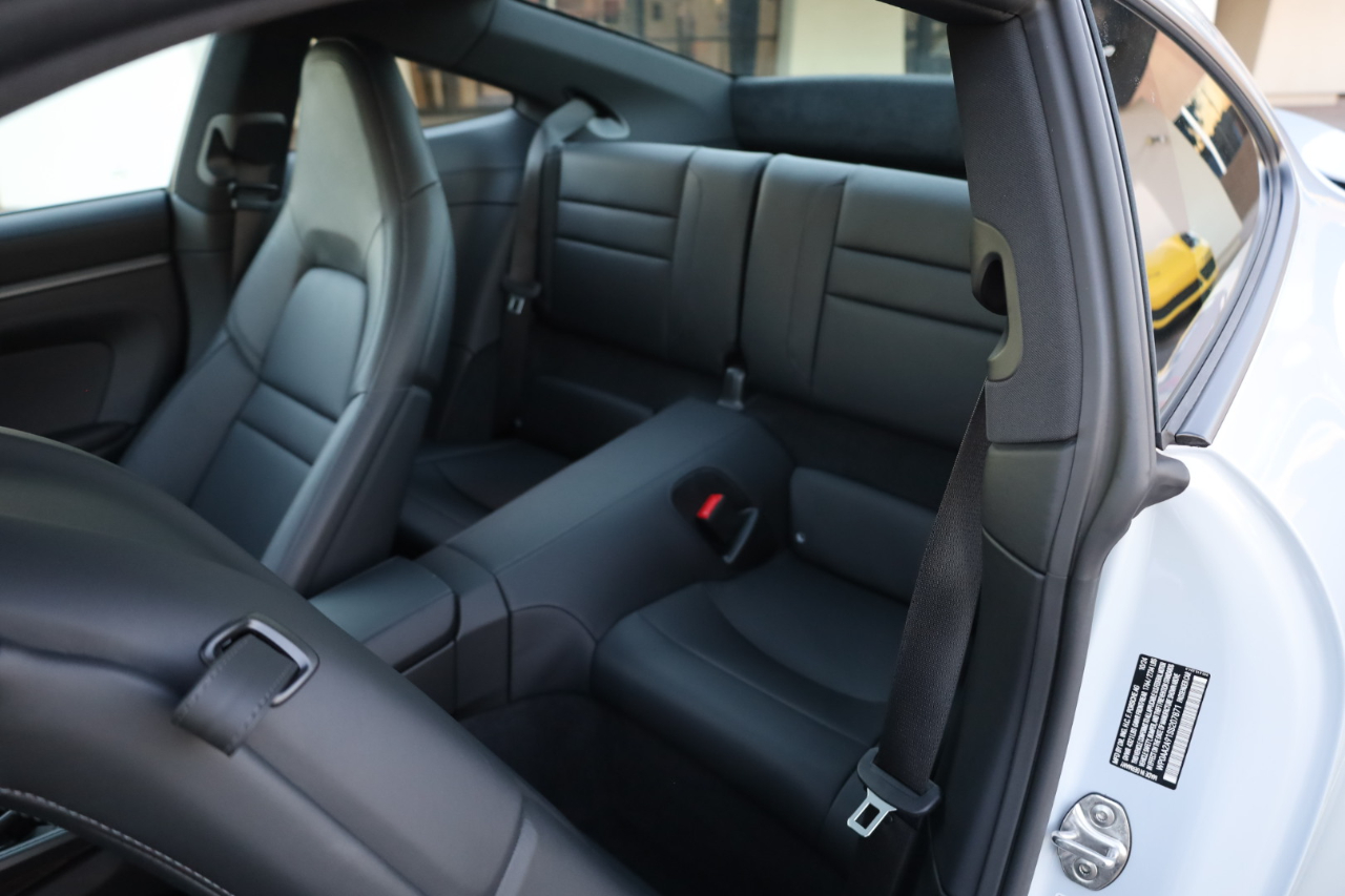 Porsche 911 Carrera Coupe 2025