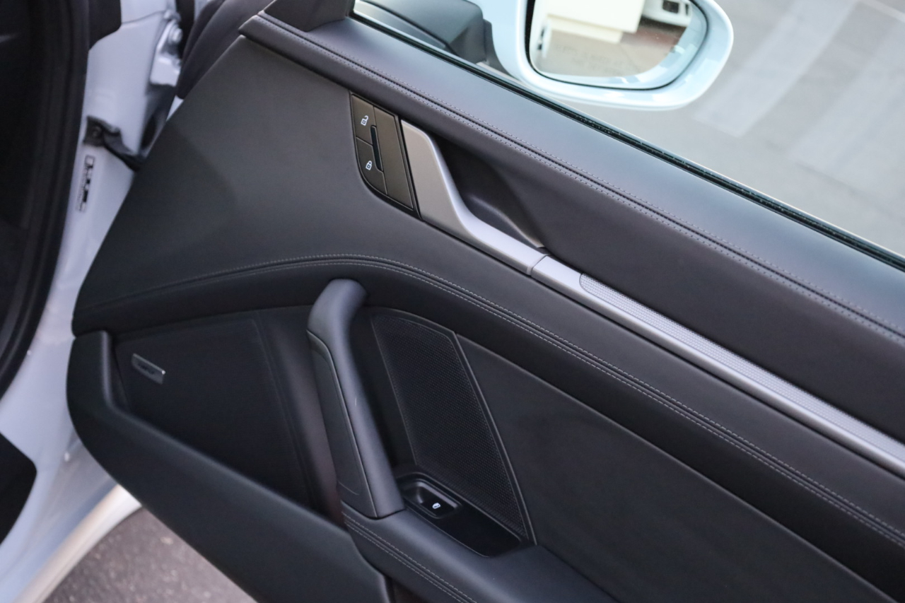 Porsche 911 Carrera Coupe 2025