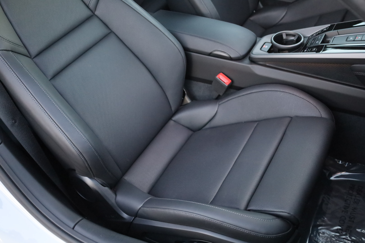 Porsche 911 Carrera Coupe 2025