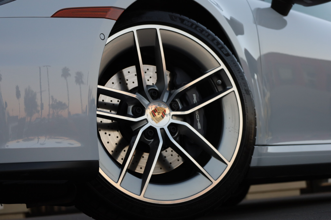 Porsche 911 Carrera Coupe 2025