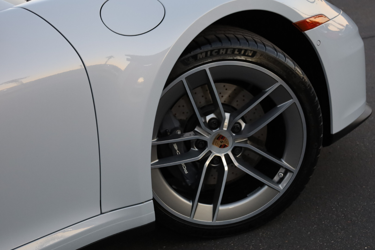 Porsche 911 Carrera Coupe 2025