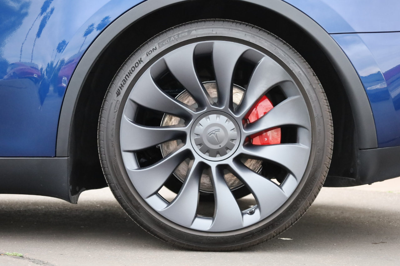 Tesla Model Y Performance 2024