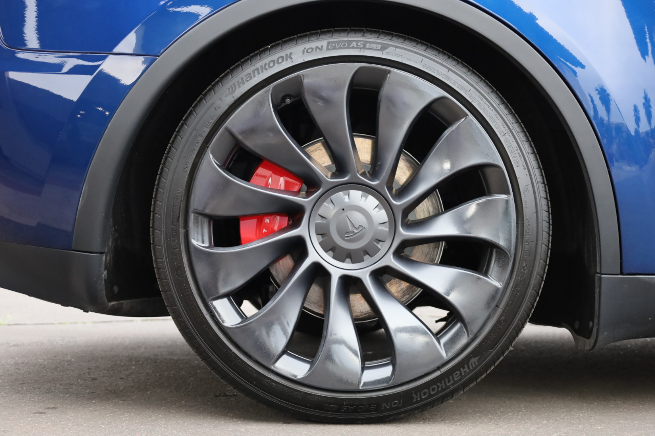 Tesla Model Y Performance 2024