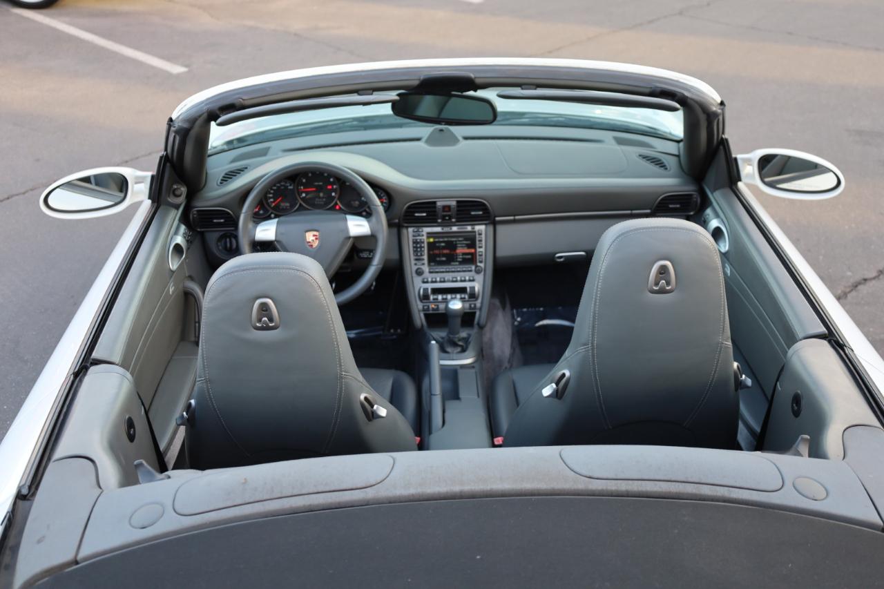 Porsche 911 Carrera Cabriolet 2006