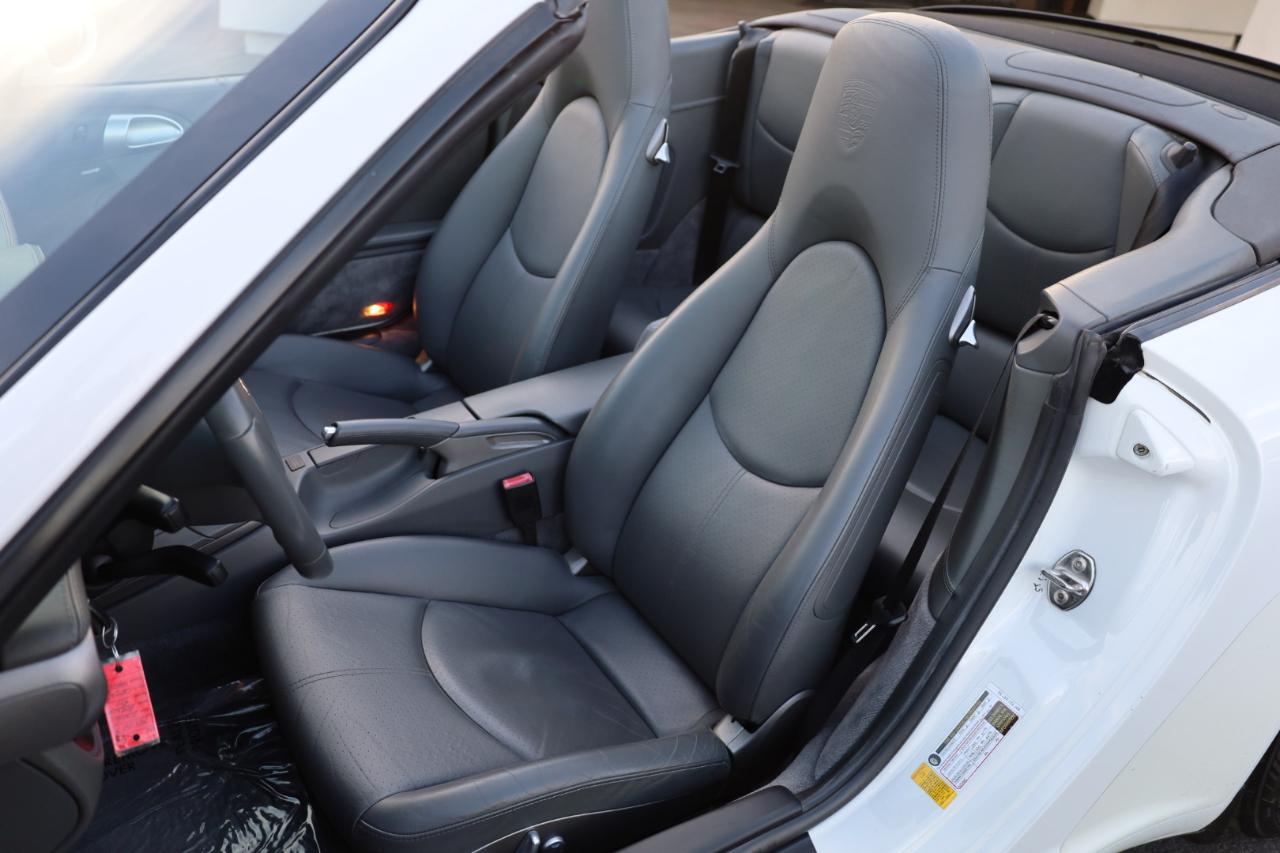 Porsche 911 Carrera Cabriolet 2006