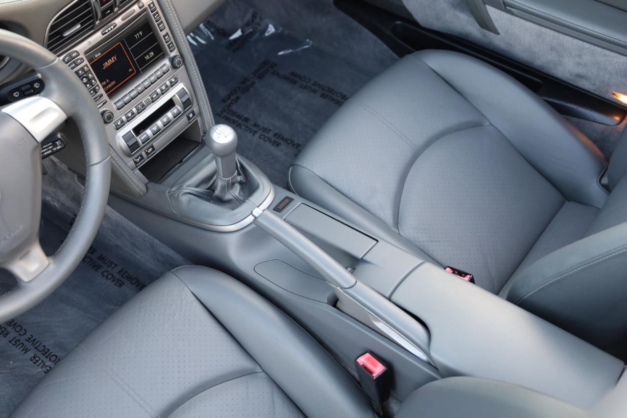 Porsche 911 Carrera Cabriolet 2006