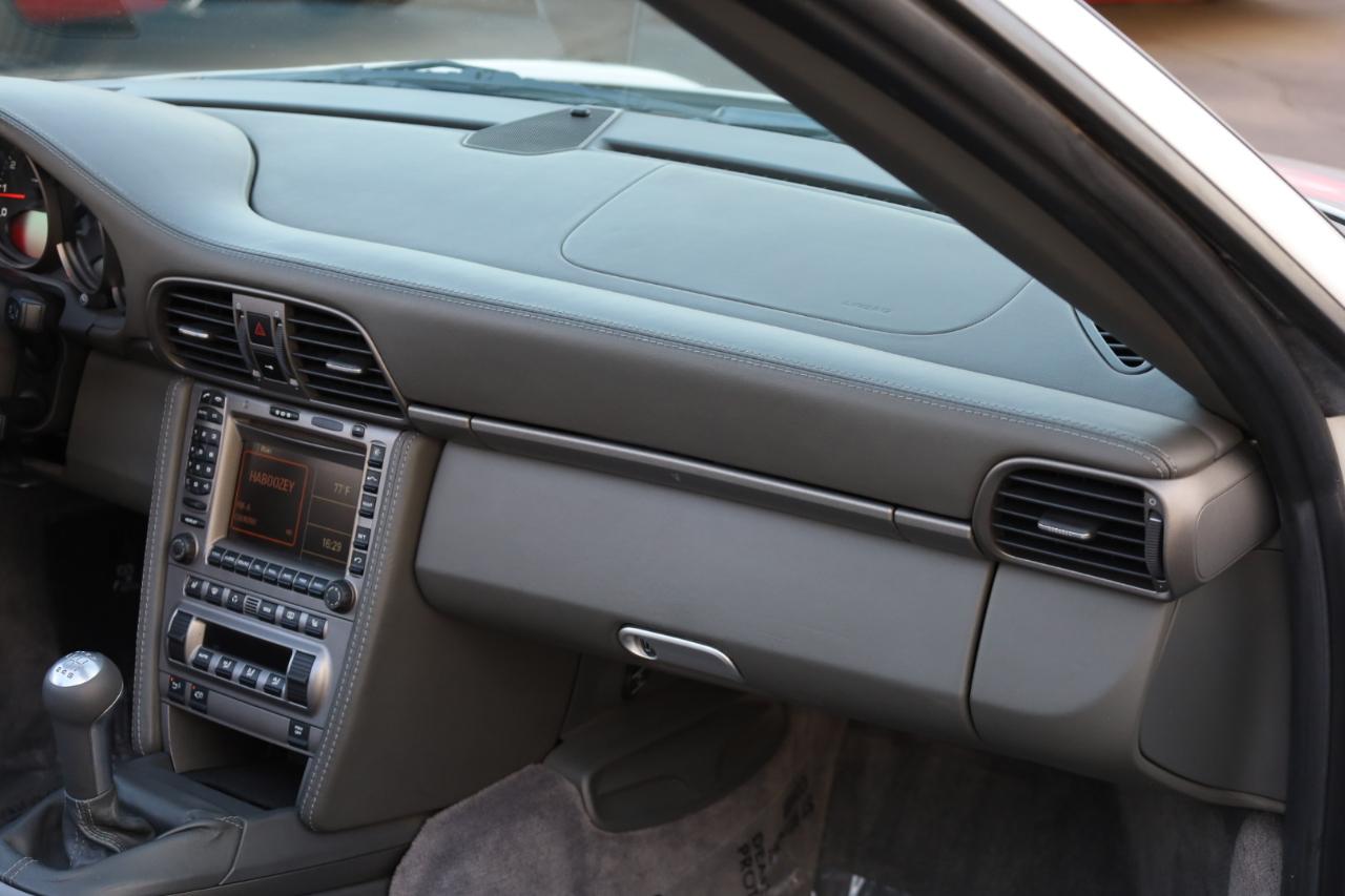 Porsche 911 Carrera Cabriolet 2006