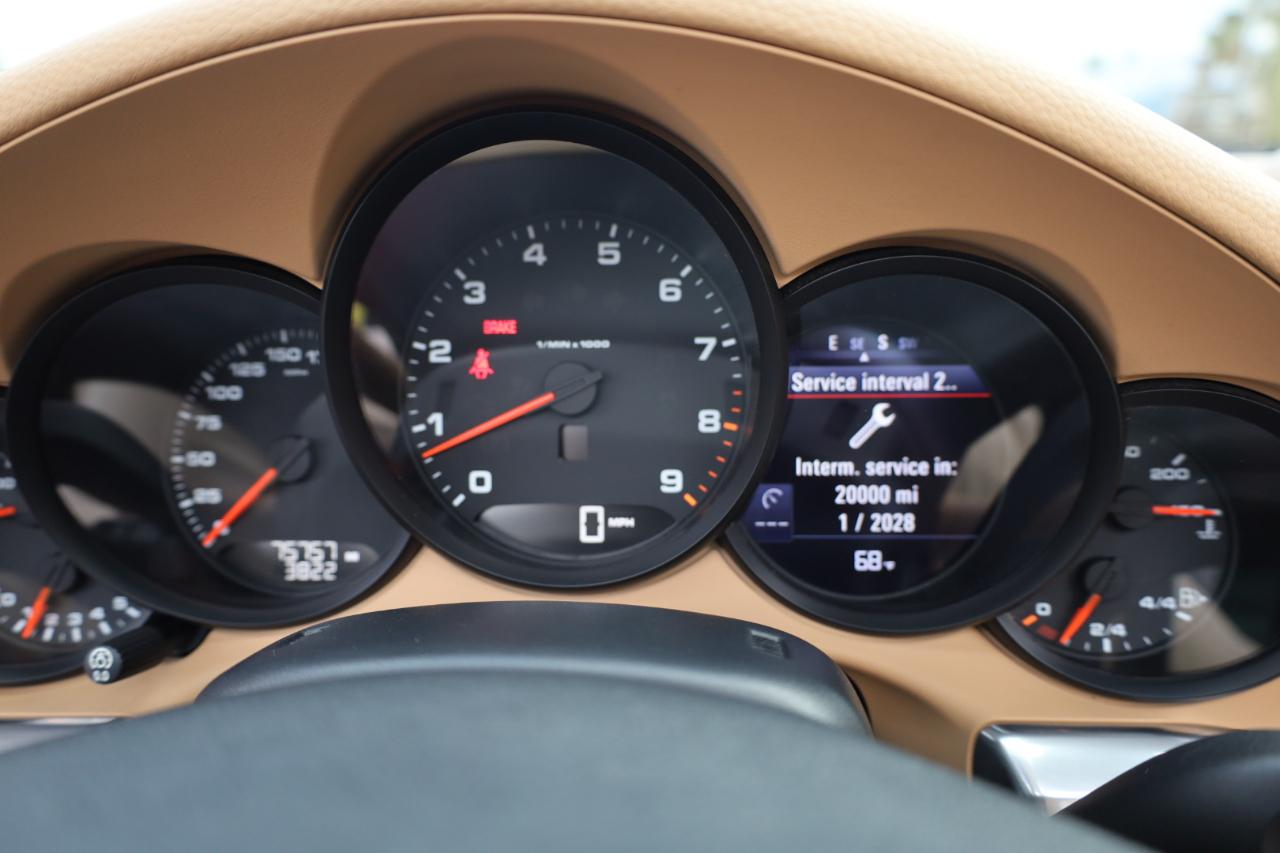 Porsche 911 Carrera 4 Cabriolet 2013