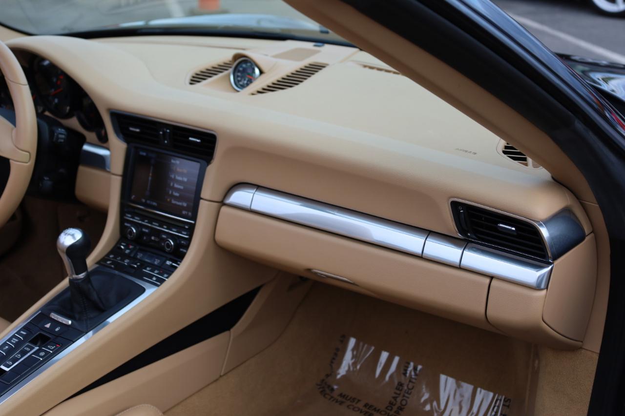 Porsche 911 Carrera 4 Cabriolet 2013