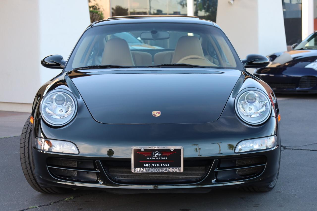 Porsche 911 Carrera Base 2005