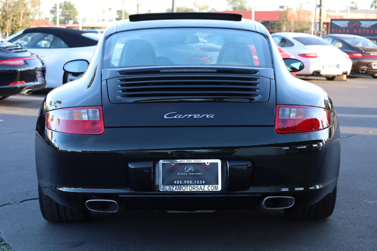 Porsche 911 Carrera Base 2005