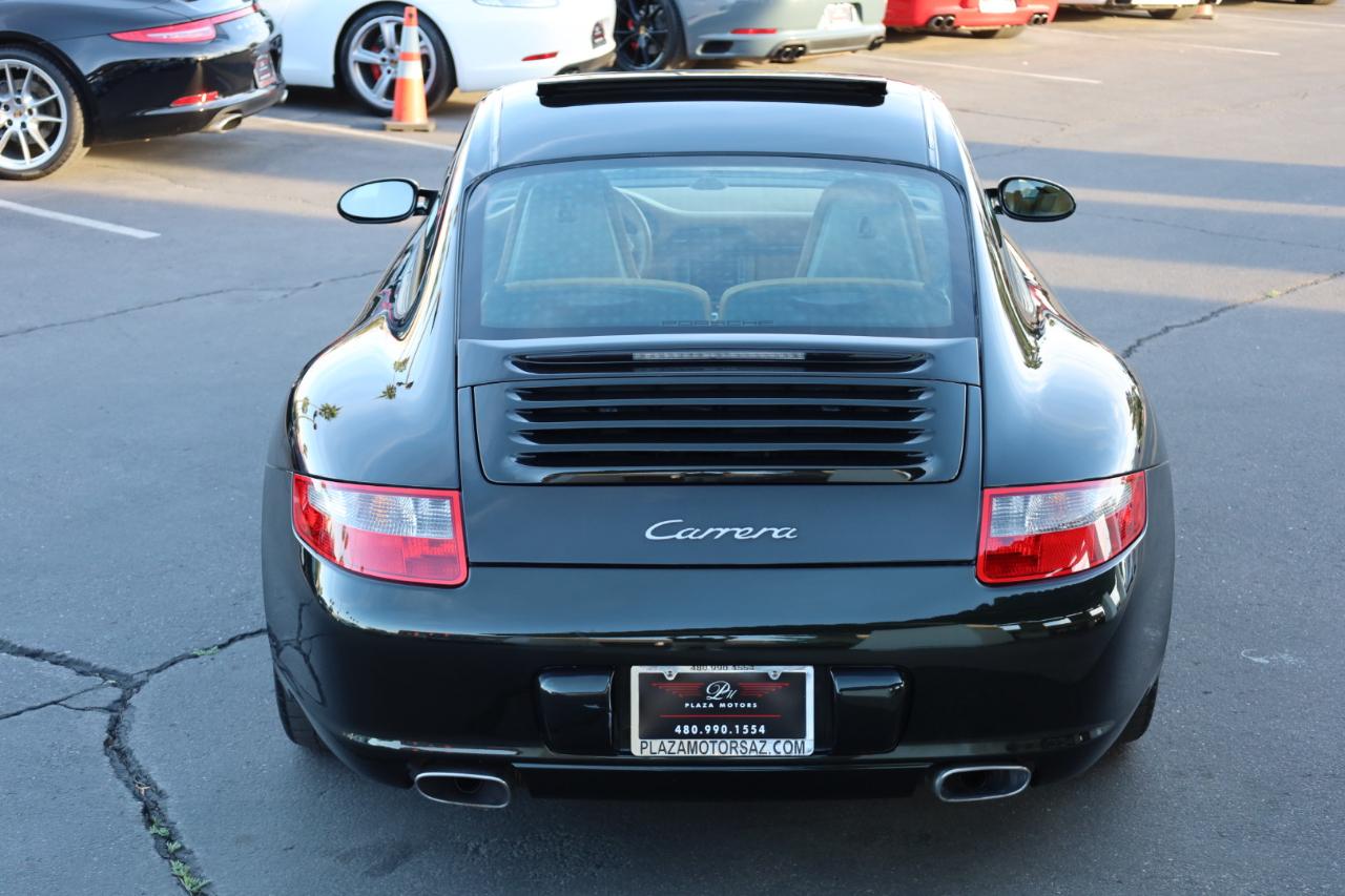 Porsche 911 Carrera Base 2005