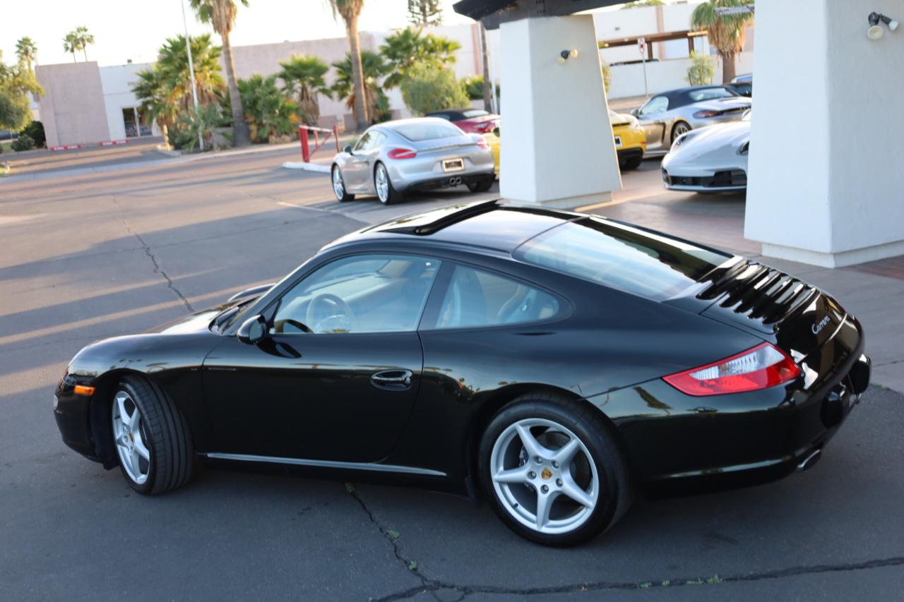 Porsche 911 Carrera Base 2005