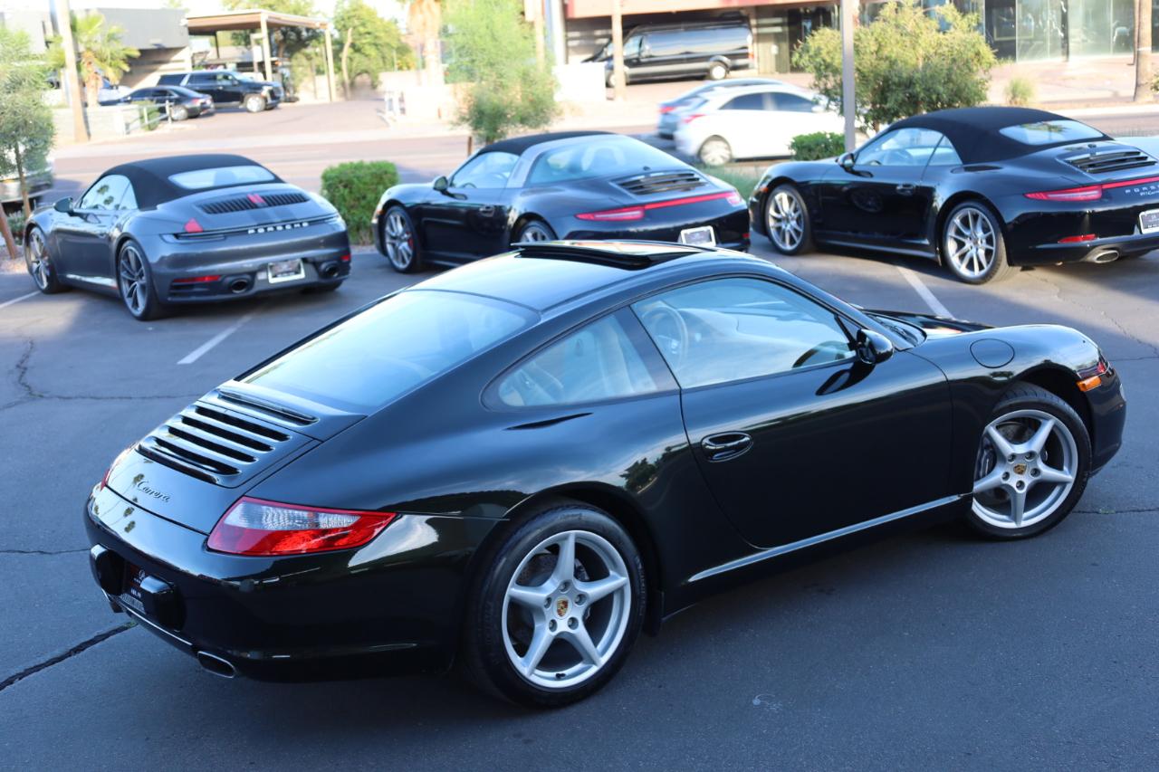 Porsche 911 Carrera Base 2005