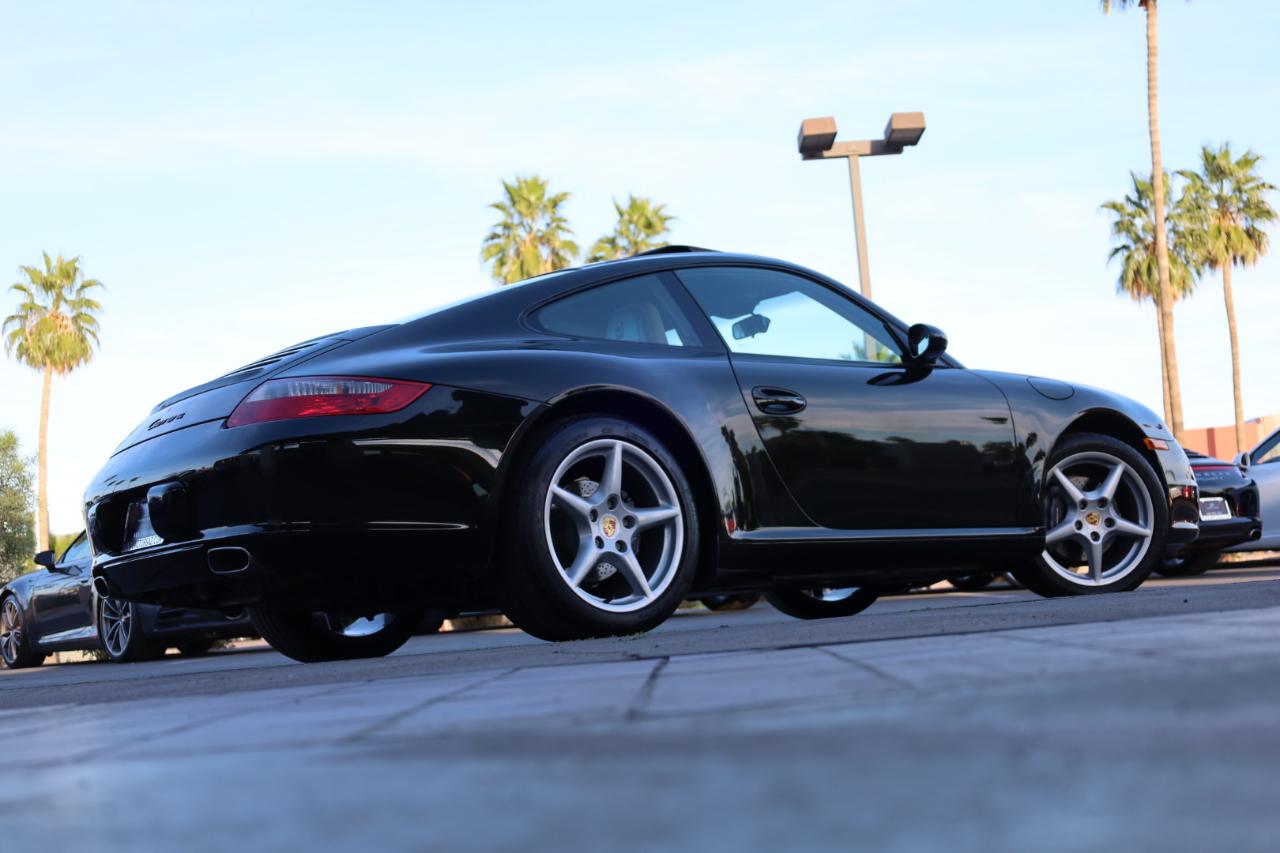 Porsche 911 Carrera Base 2005