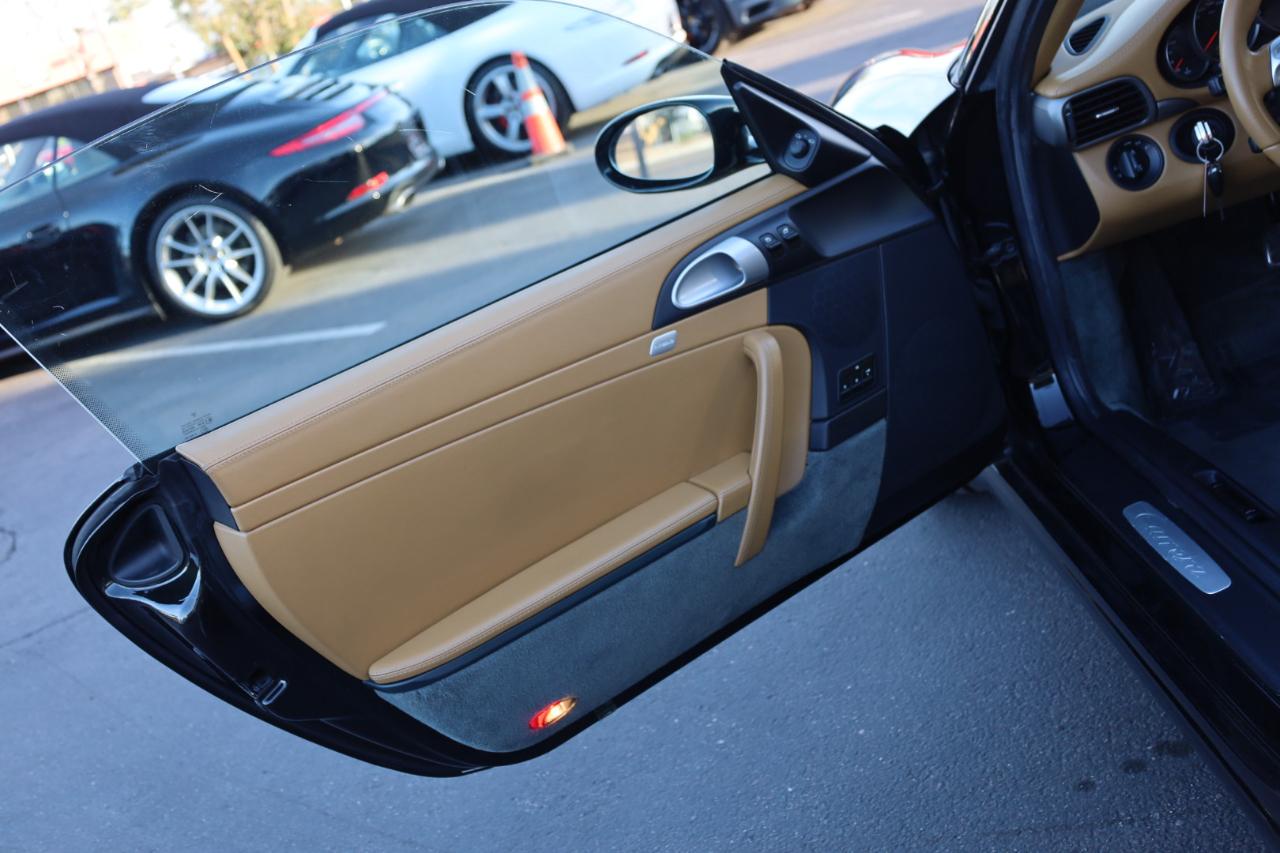 Porsche 911 Carrera Base 2005