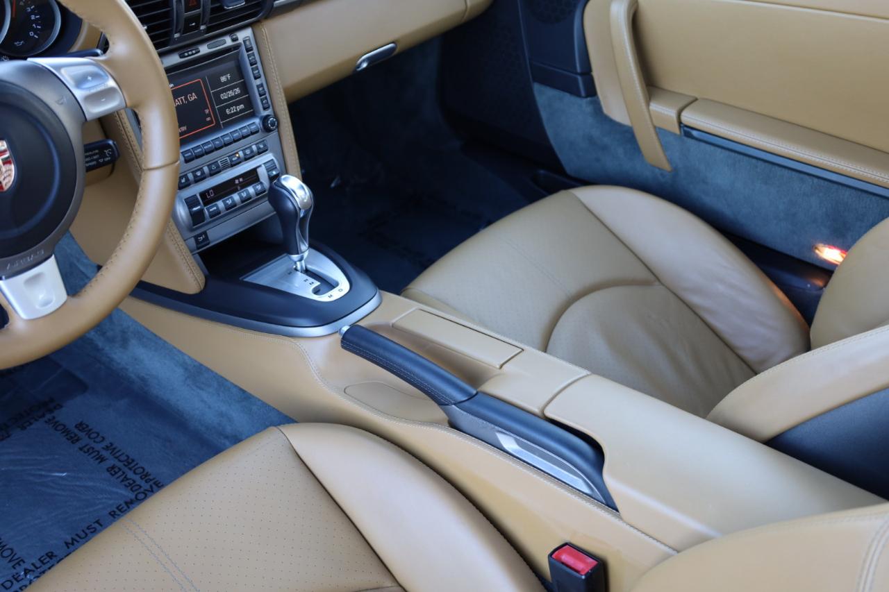 Porsche 911 Carrera Base 2005