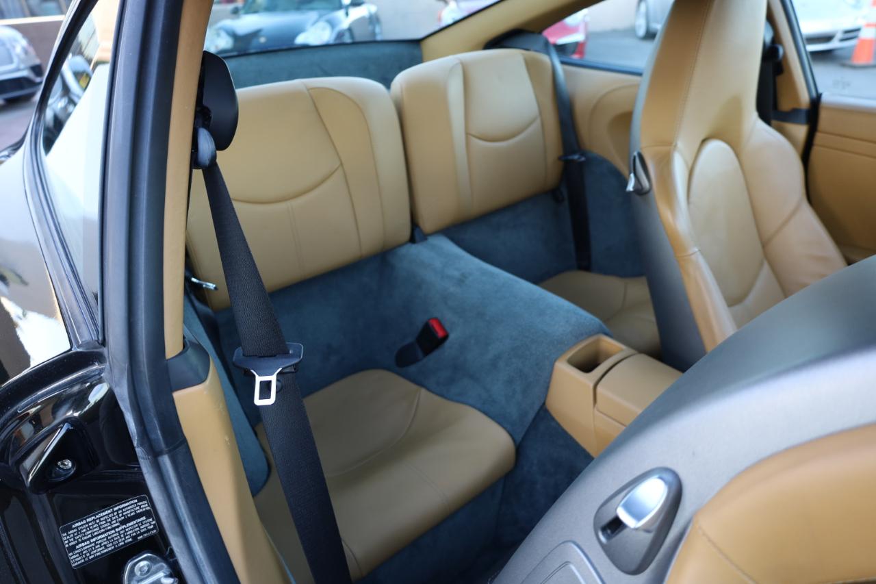 Porsche 911 Carrera Base 2005