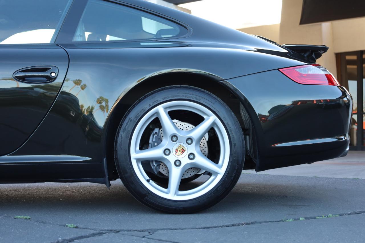 Porsche 911 Carrera Base 2005