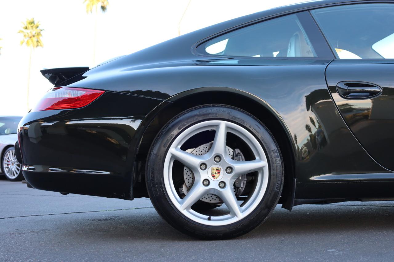 Porsche 911 Carrera Base 2005