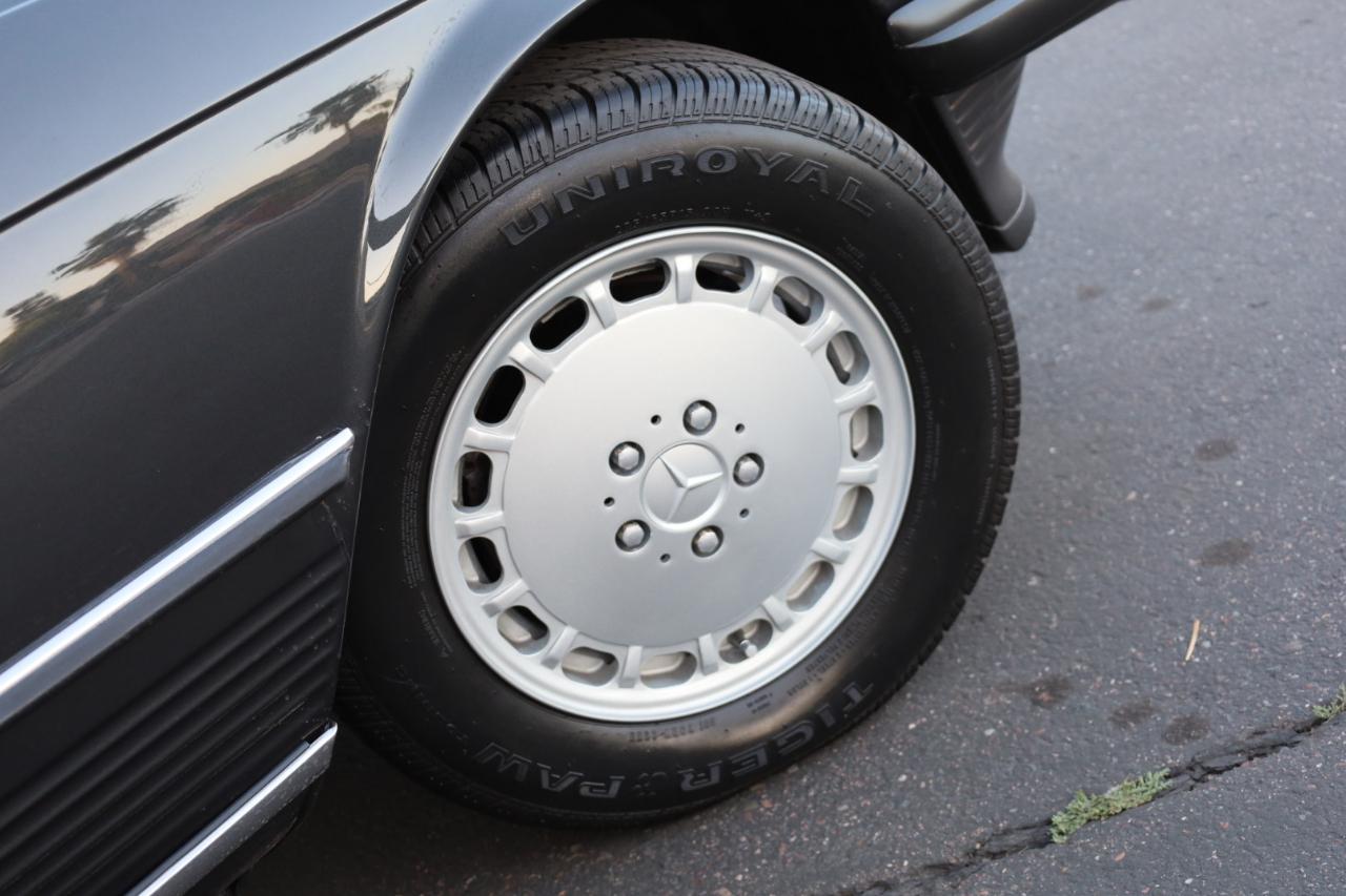 Mercedes-Benz 560 SL 1988