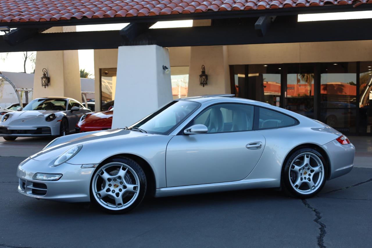 Porsche 911 Carrera Base 2005