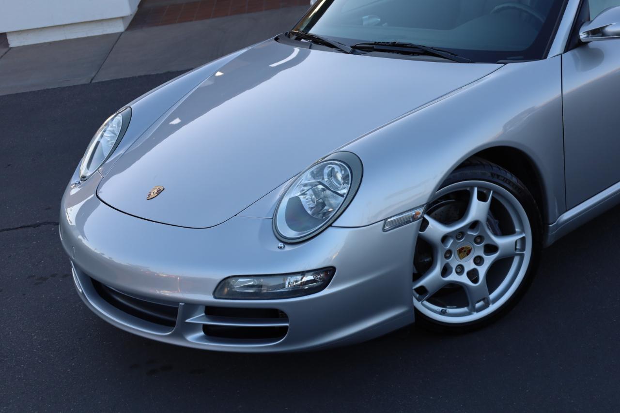 Porsche 911 Carrera Base 2005