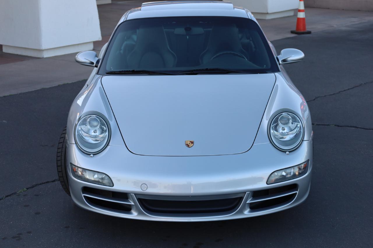 Porsche 911 Carrera Base 2005