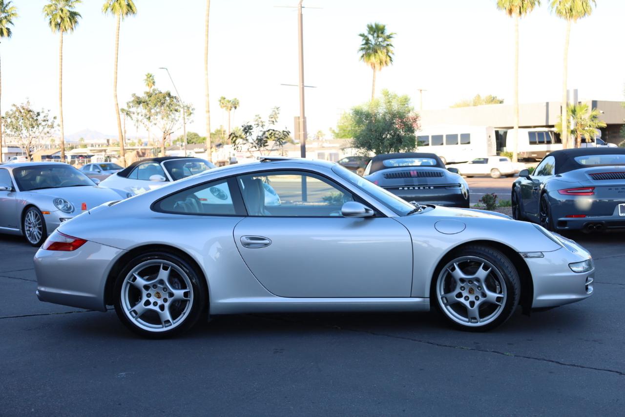 Porsche 911 Carrera Base 2005