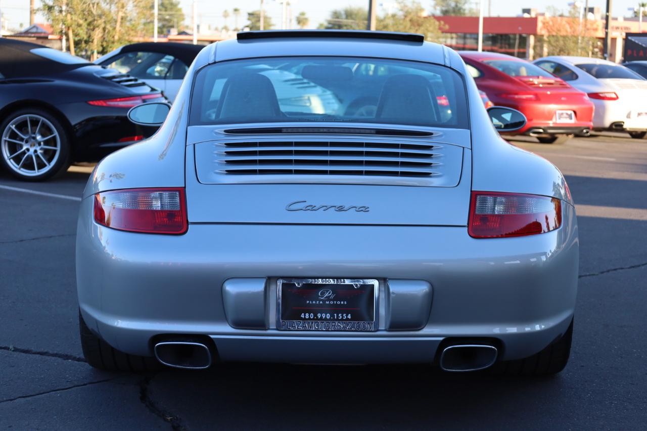 Porsche 911 Carrera Base 2005