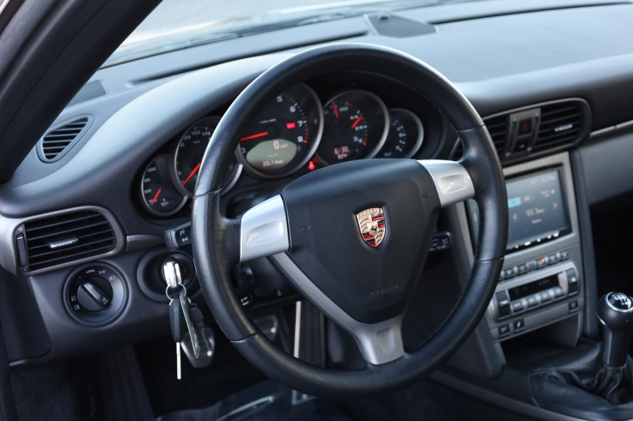 Porsche 911 Carrera Base 2005