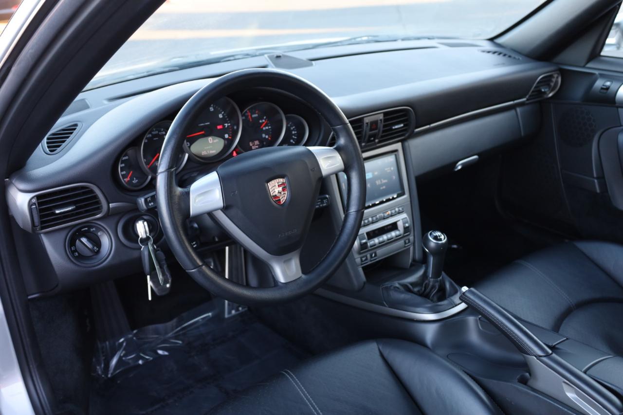 Porsche 911 Carrera Base 2005