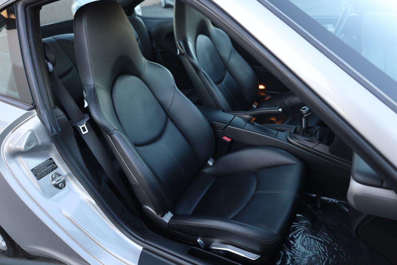 Porsche 911 Carrera Base 2005