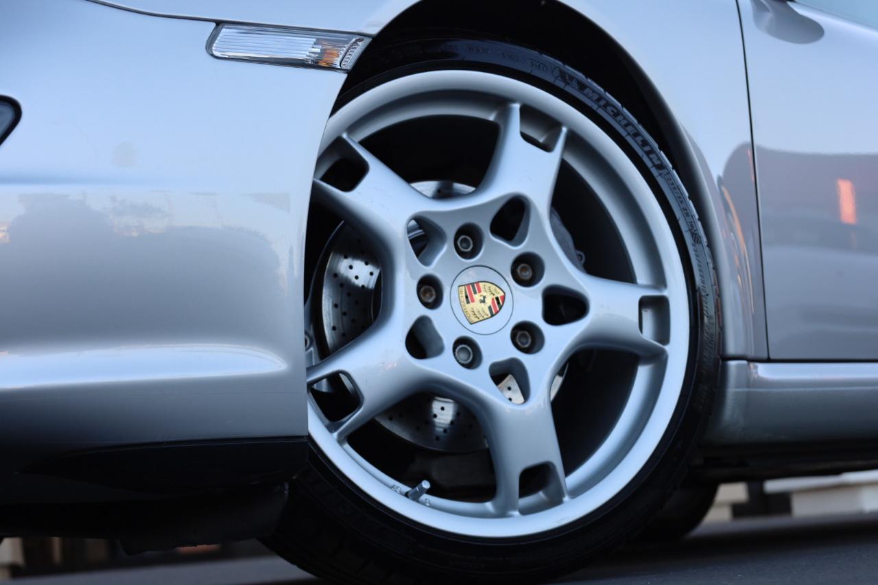 Porsche 911 Carrera Base 2005