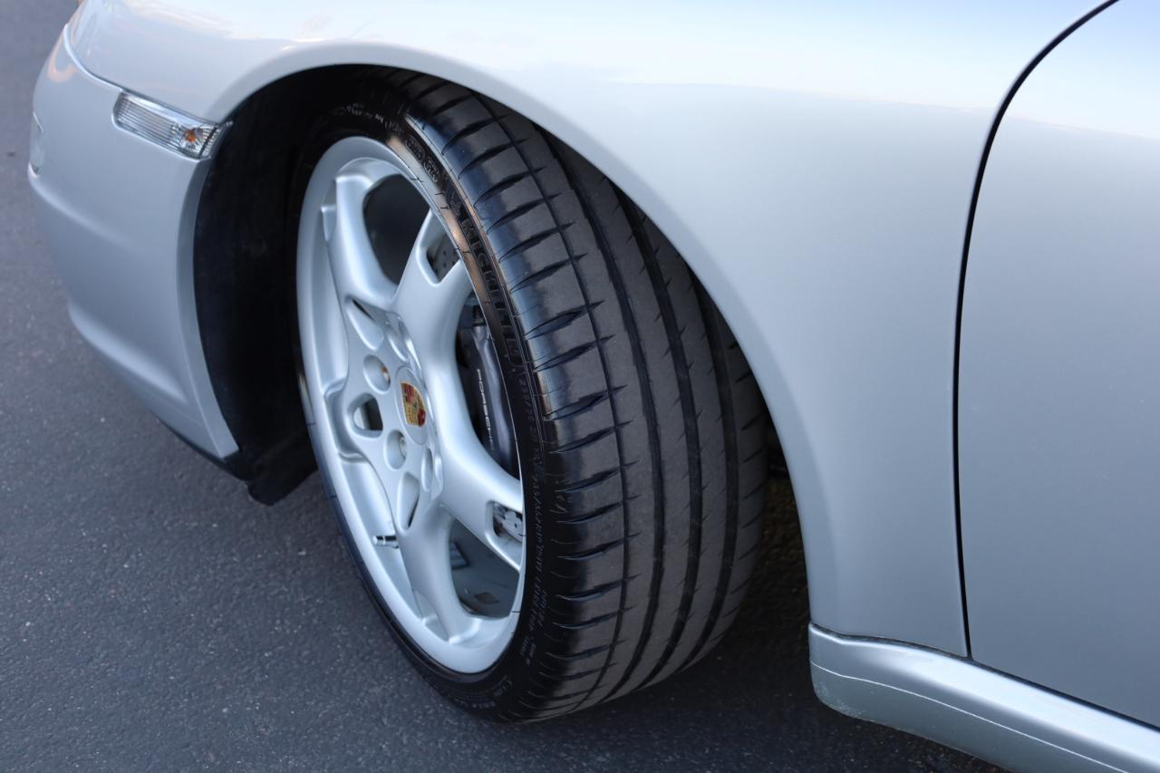 Porsche 911 Carrera Base 2005