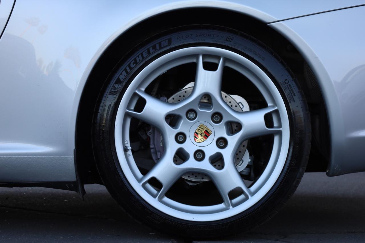 Porsche 911 Carrera Base 2005