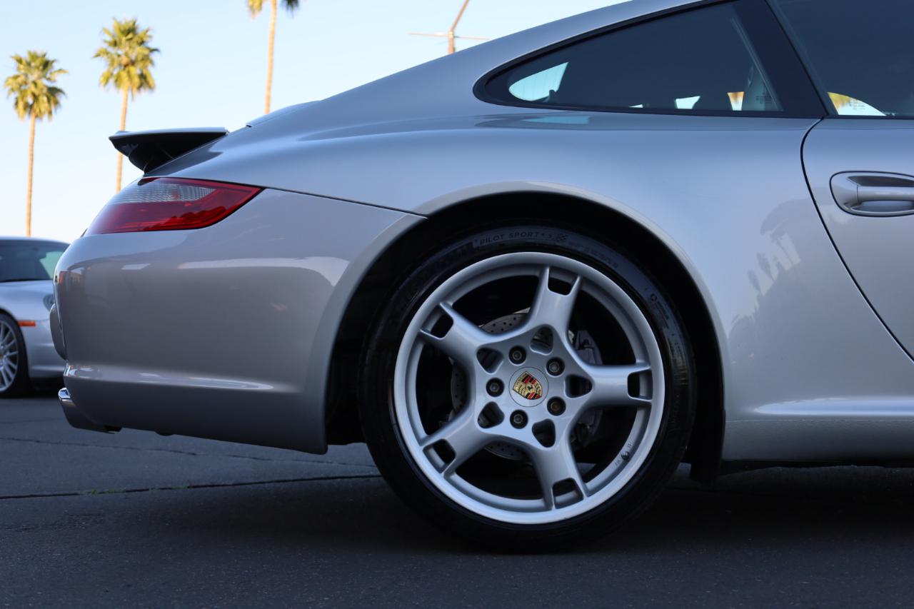 Porsche 911 Carrera Base 2005