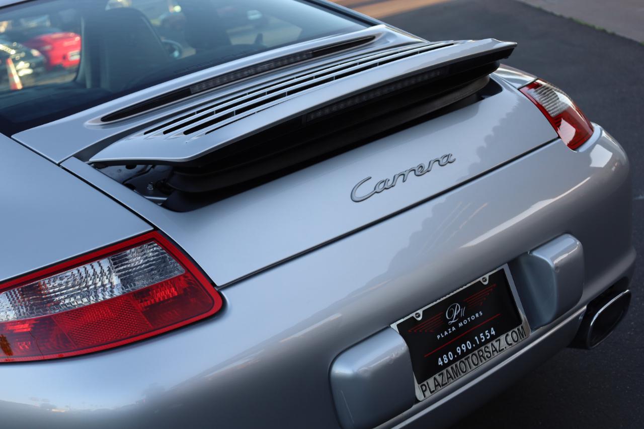 Porsche 911 Carrera Base 2005