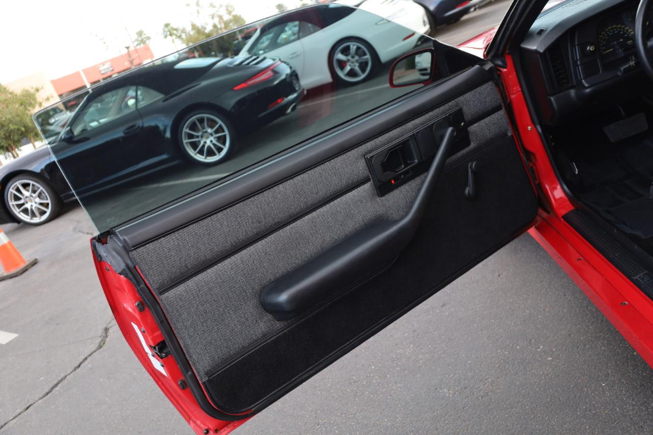 Chevrolet Camaro IROC Z28 coupe 1990