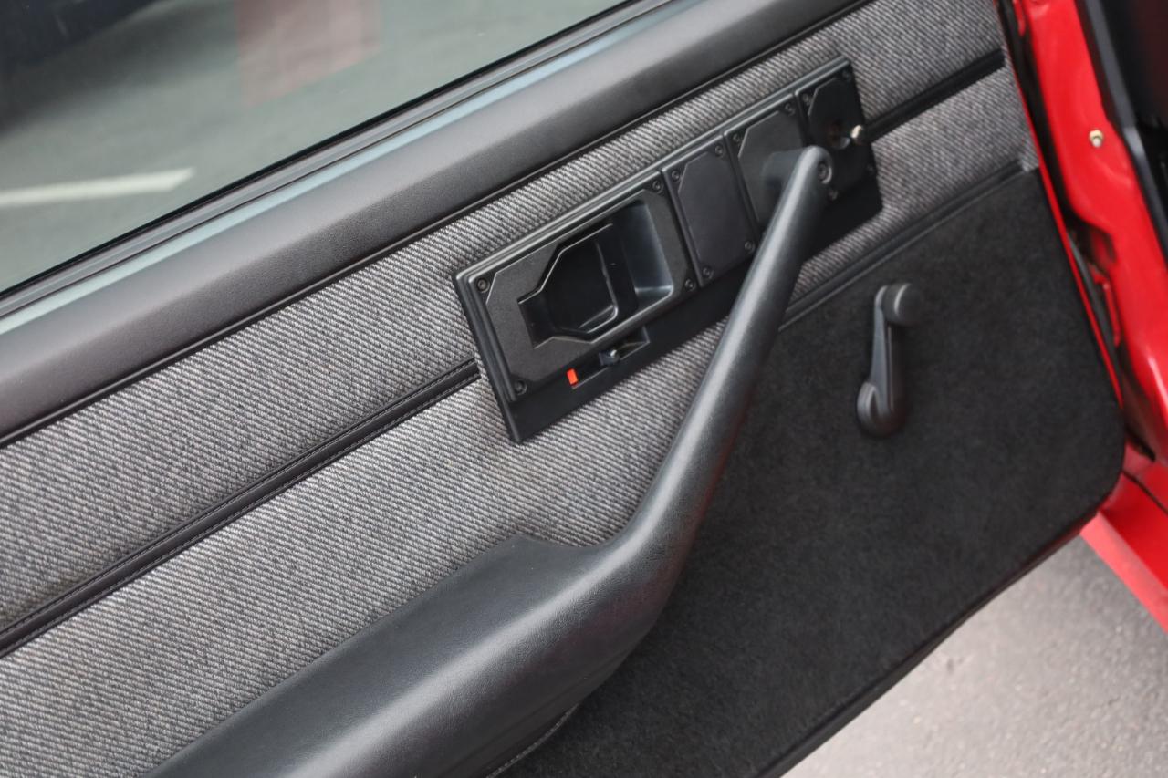 Chevrolet Camaro IROC Z28 coupe 1990