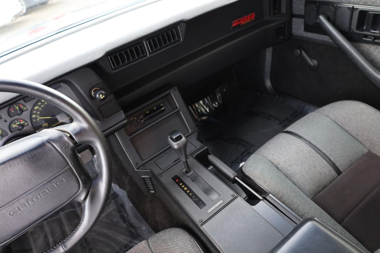 Chevrolet Camaro IROC Z28 coupe 1990