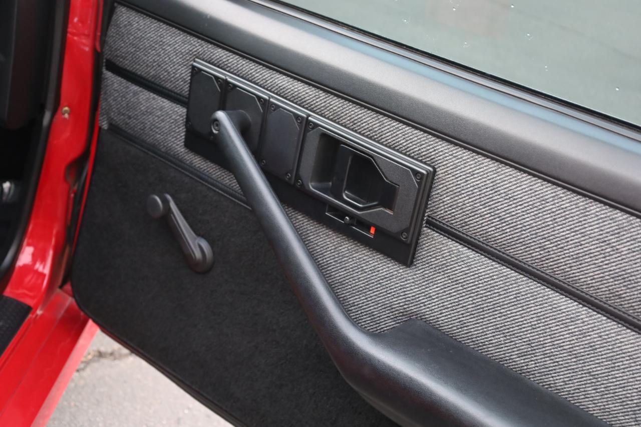 Chevrolet Camaro IROC Z28 coupe 1990