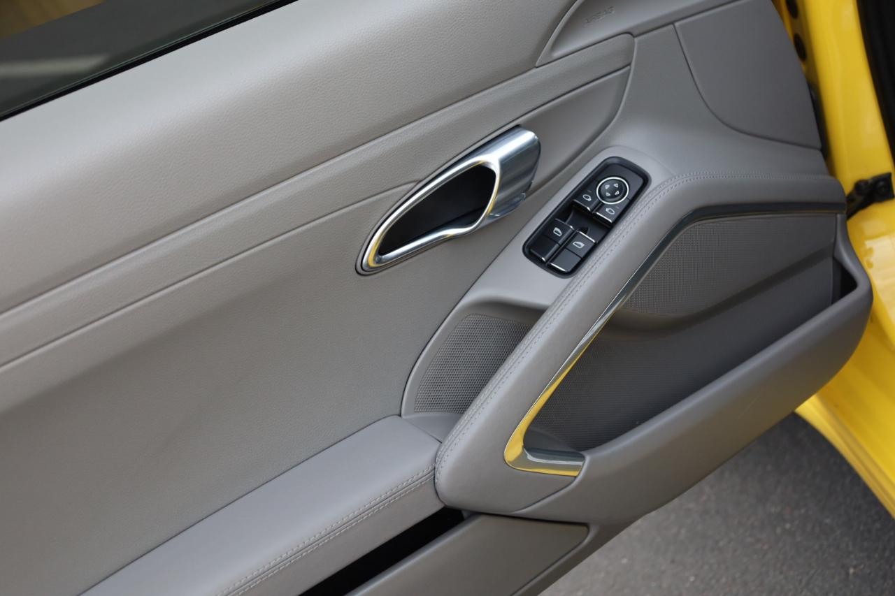 Porsche 911 Carrera Coupe 2012