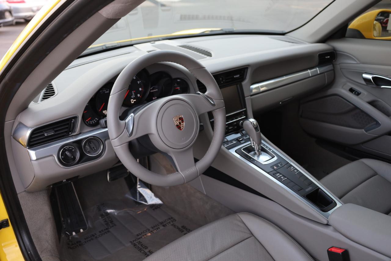 Porsche 911 Carrera Coupe 2012