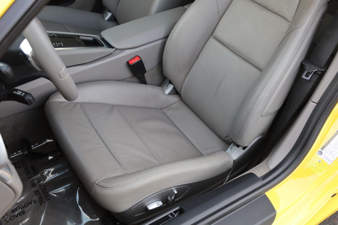 Porsche 911 Carrera Coupe 2012