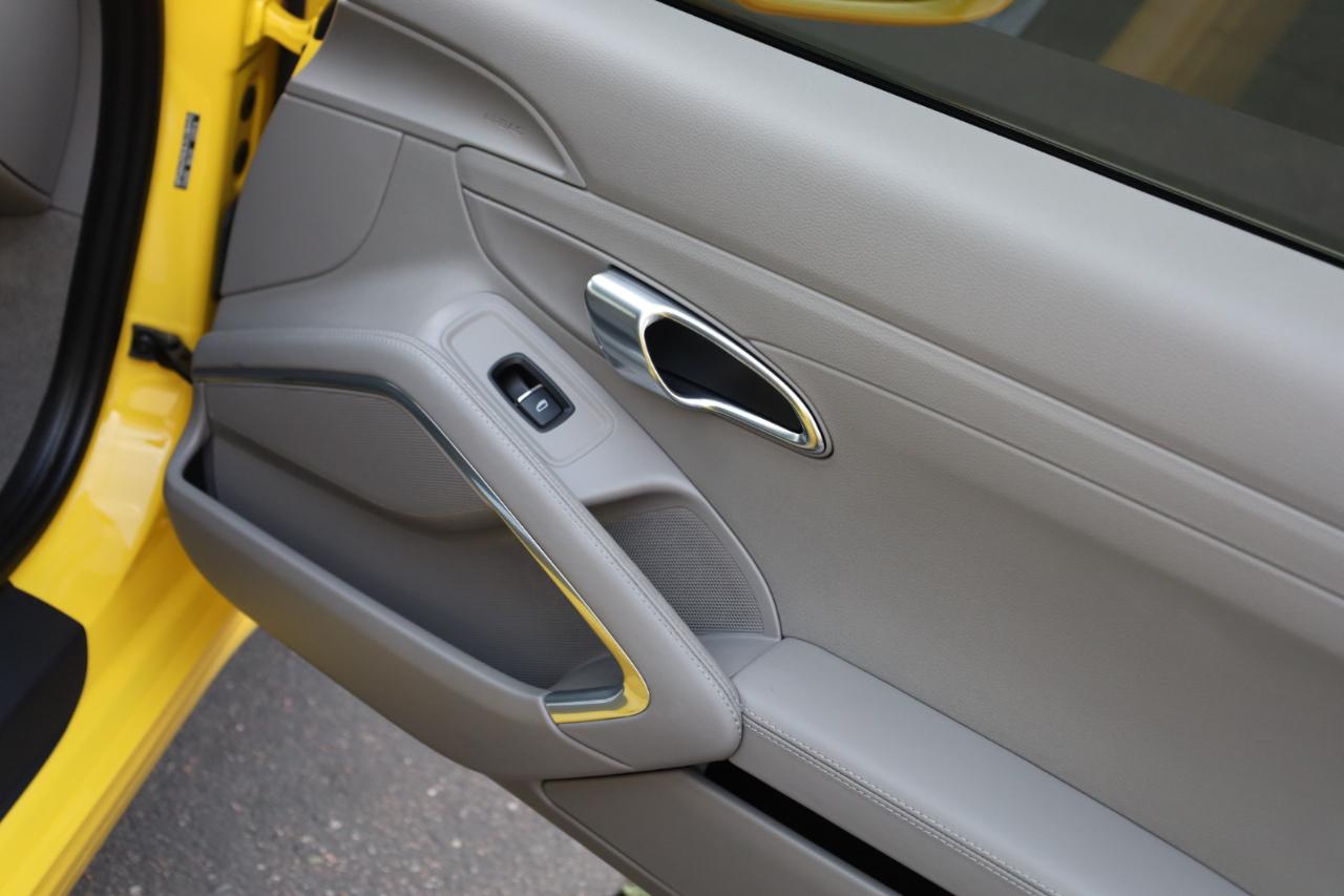 Porsche 911 Carrera Coupe 2012