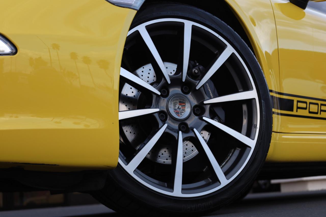 Porsche 911 Carrera Coupe 2012