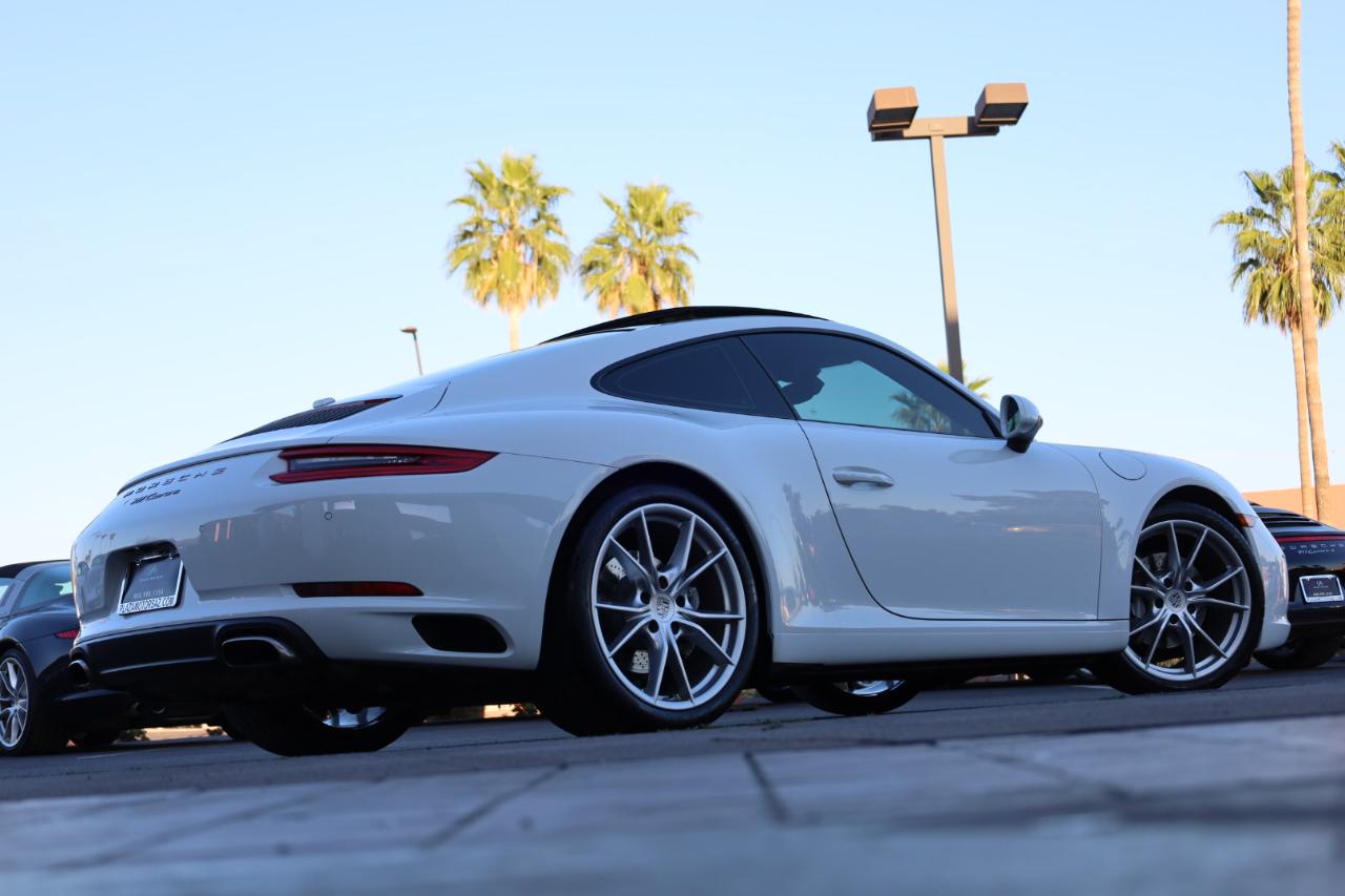 Porsche 911 Carrera Coupe 2017